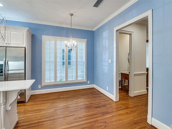 5th image of 3721 Binkley Ave