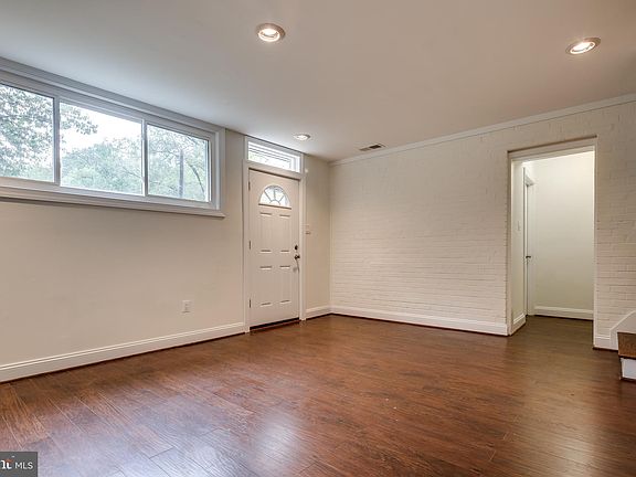 4th image of 4102 Wexford Dr