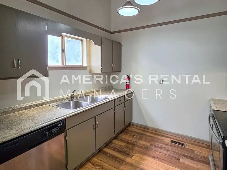 3100 Apple Valley Ln — Photo 14