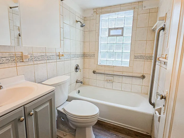 2926 Ewald Cir — Photo 6
