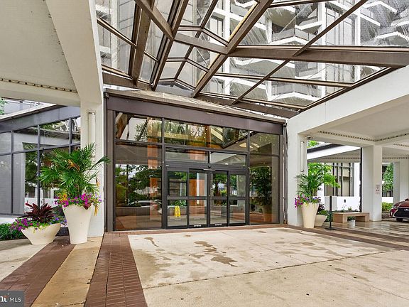 3rd image of 1530 Key Blvd APT 119