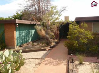 2015 Huntington Dr, Las Cruces, NM 88011
