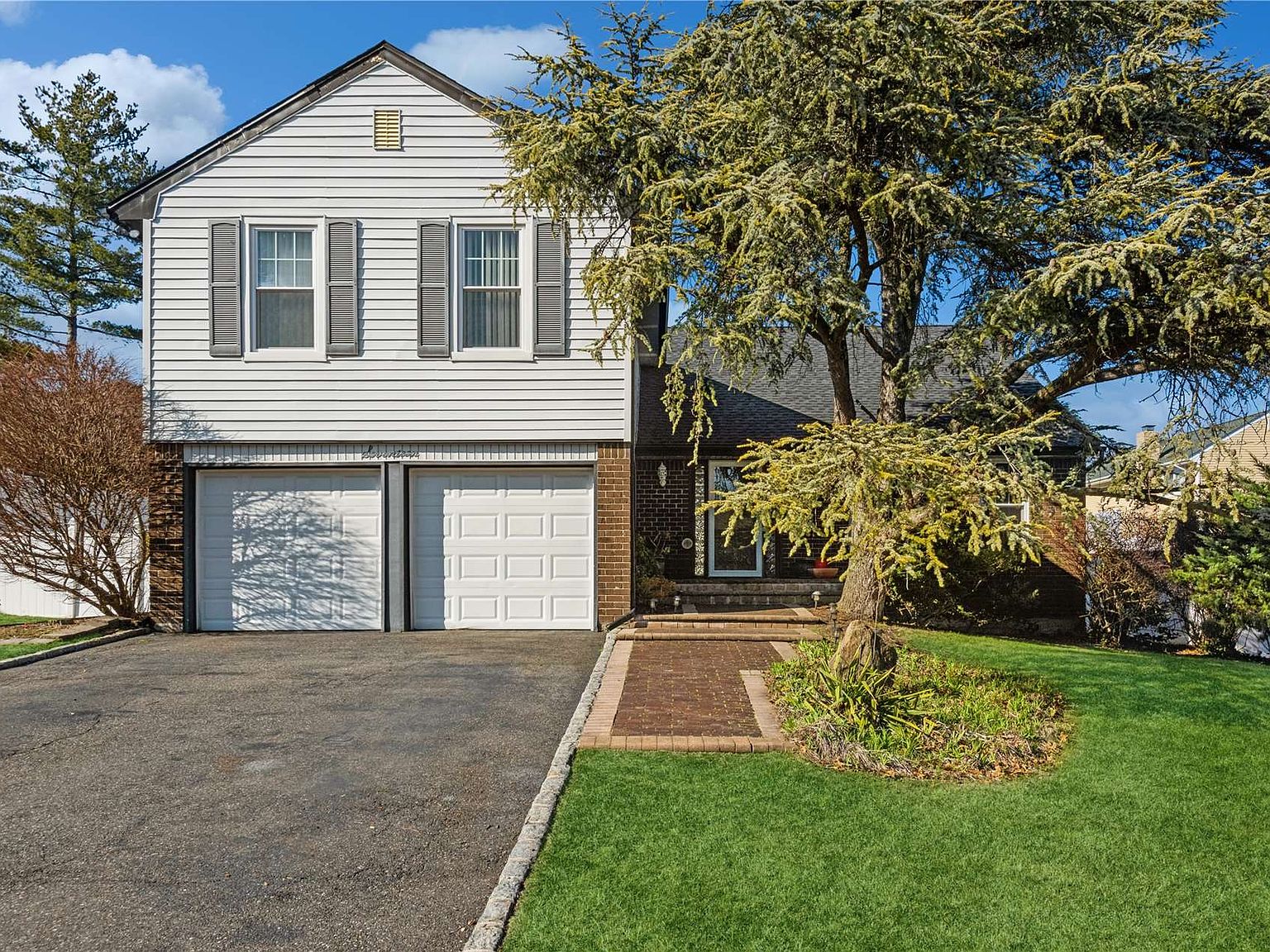 17 Branding Iron Lane, Glen Cove, NY 11542 Zillow