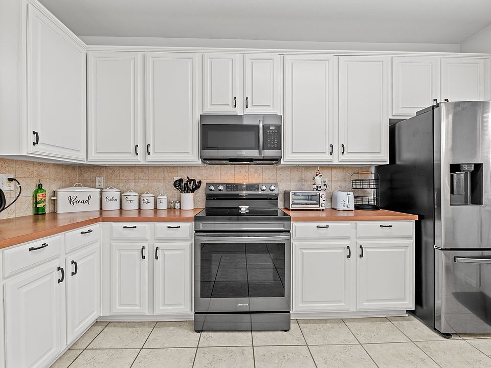 1st image of 6301 Courtyards Dr