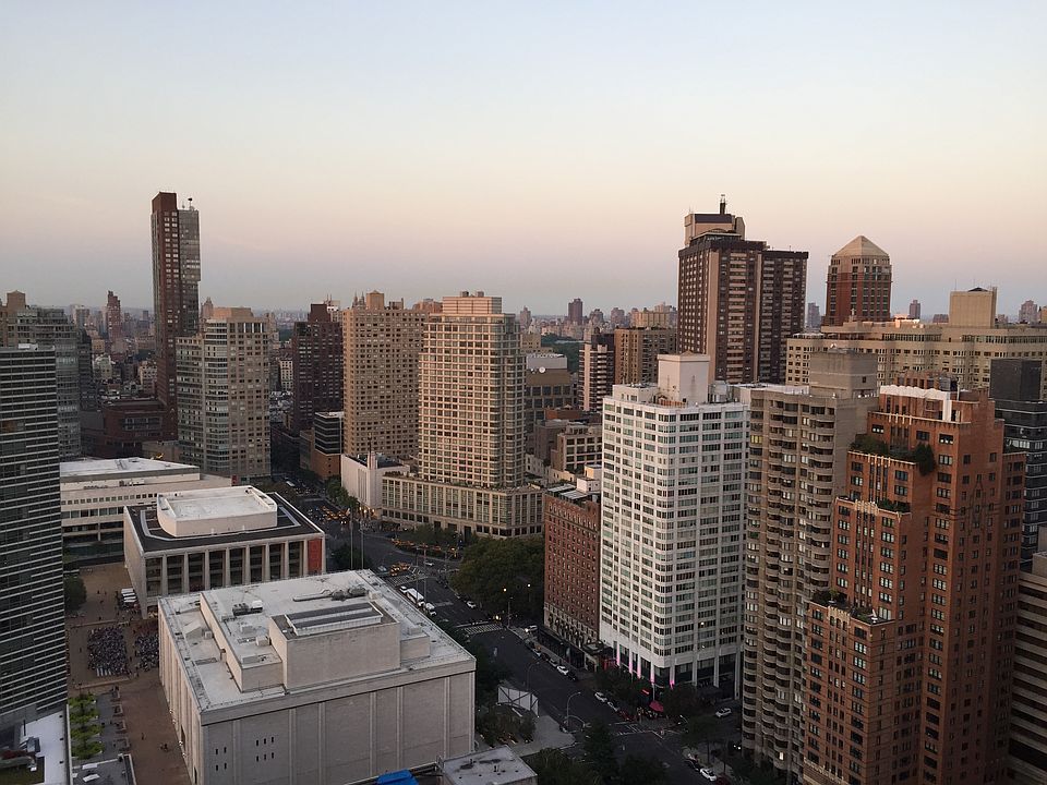 2nd image of 124 W 60th St APT 32M