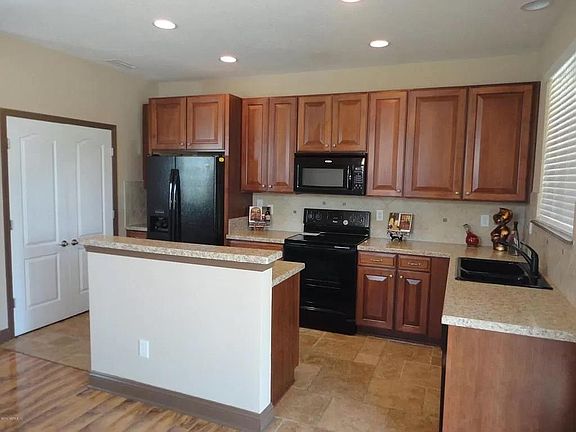5th image of 305 Volterra Pl