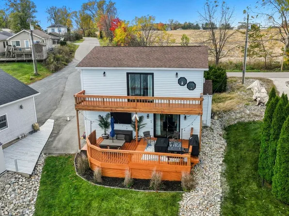 2225 E Bair Rd, Columbia City, IN 46725