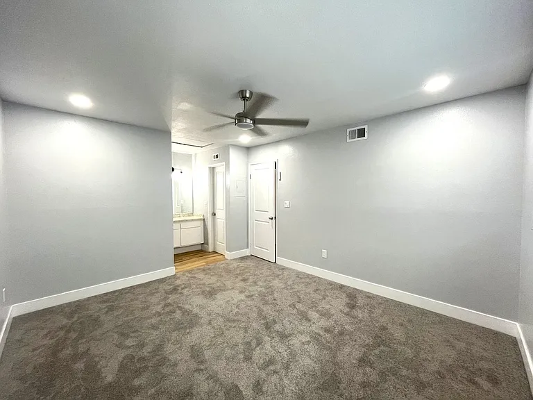 RV T 1708 — Photo 19