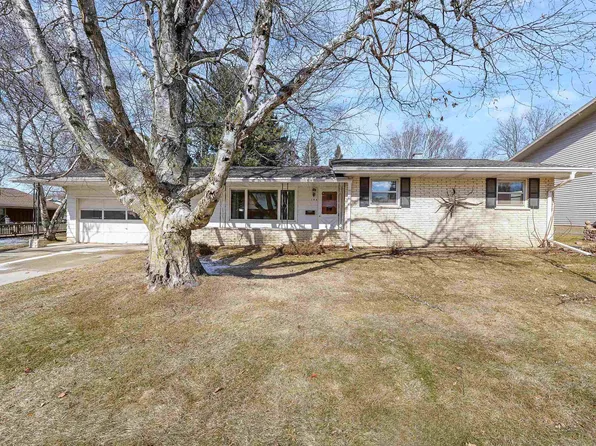 104 Cherokee Rd, Beaver Dam, WI 53916