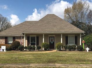 194 Oak Grove Dr, Brandon, MS 39047