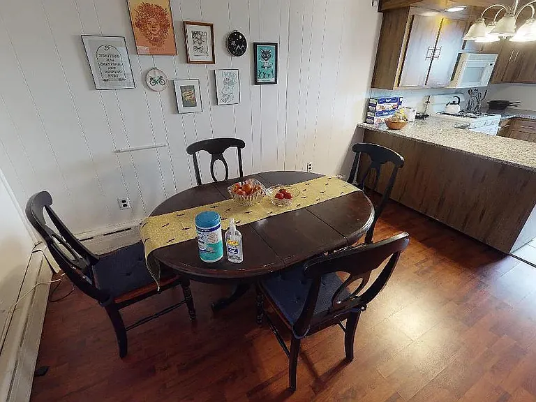 415 E Flora St — Photo 9