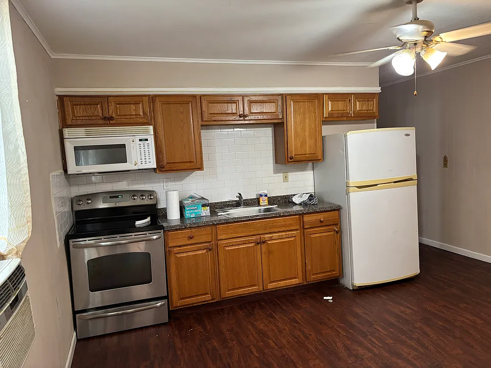 64 Burr St #1