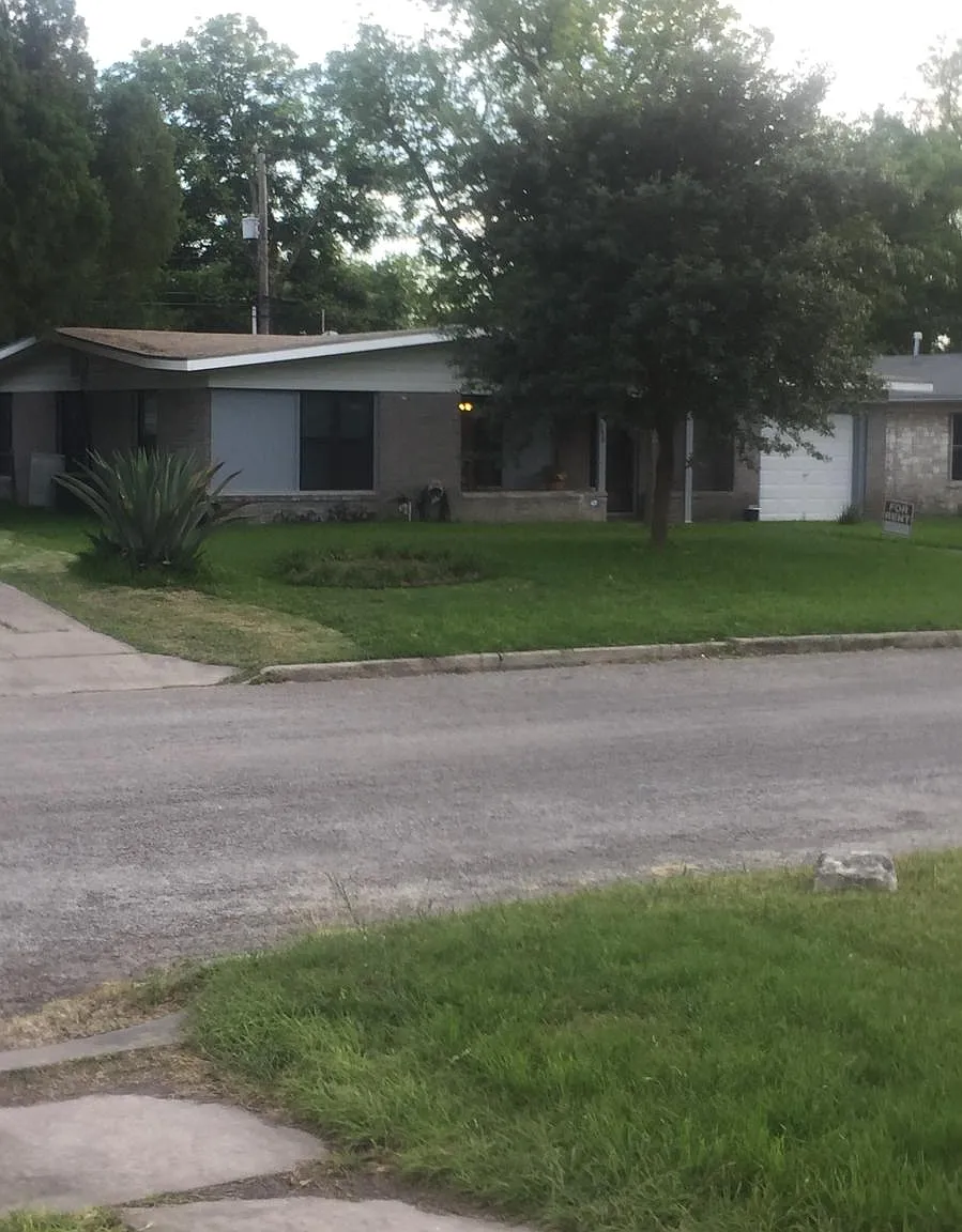 4 bed, 2.5 bath, 1965 sqft, $1,595 — Photo 3