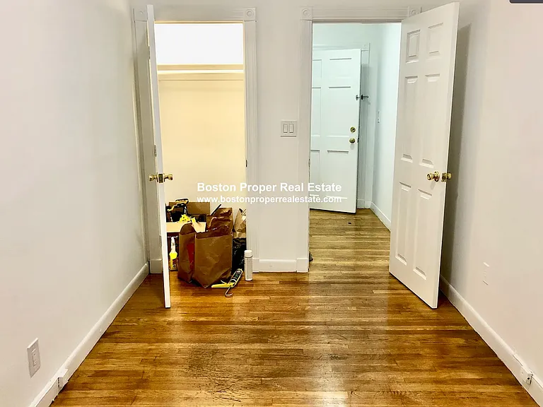 49 Gloucester St #2 — Photo 6