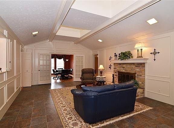 5th image of 1321 Alto Dr