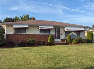 615 E Parkleigh Dr, Seven Hills, OH 44131