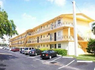 2940 Ne 203rd St, Miami, FL 33180