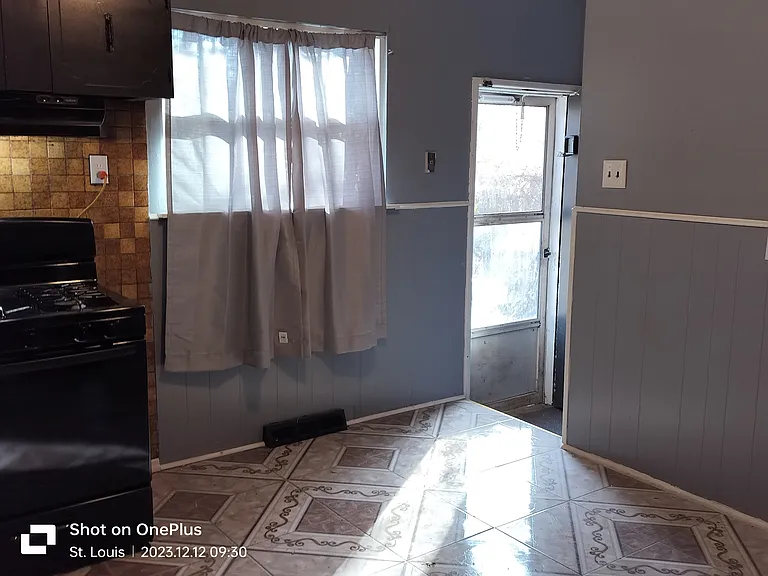10504 Baron Dr — Photo 3