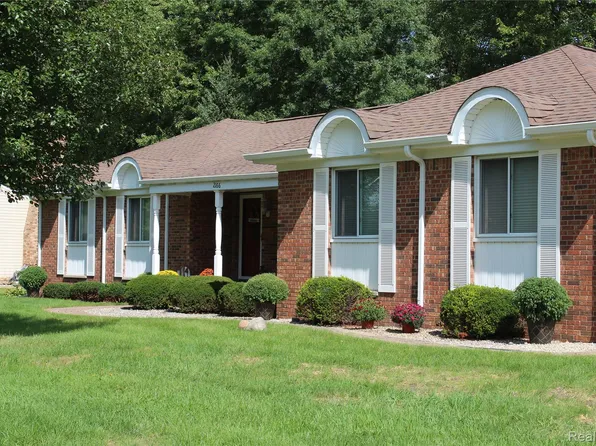 2166 Belle Meade Dr, Davison, MI 48423