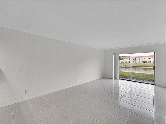 5th image of 10149 Twin Lakes Drive #2-B
