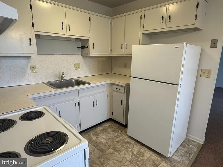3876 Shadywood Dr #12 — Photo 6