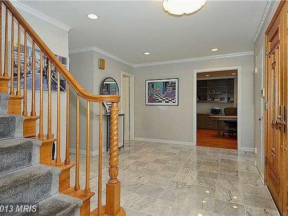 2nd image of 8314 Snug Hill Ln