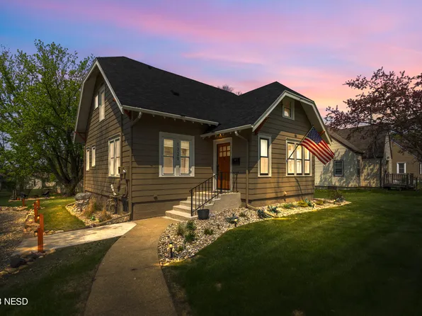 1329 3rd St, Brookings, SD 57006