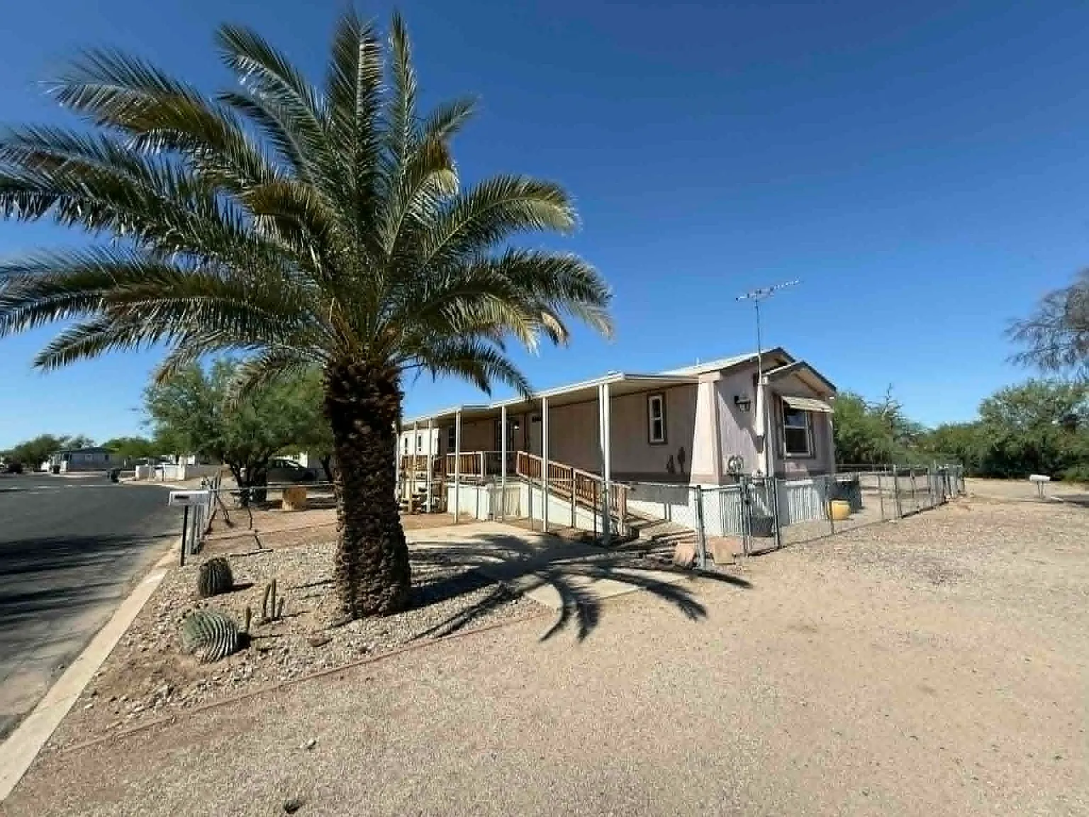 3 bed, 1200 sqft, $1,295 — Photo 2