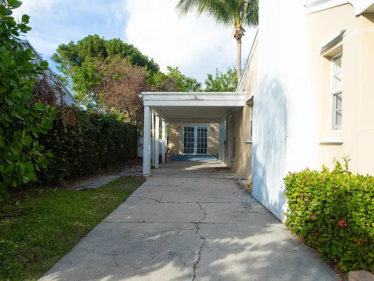 245 Cortez Rd — Photo 8