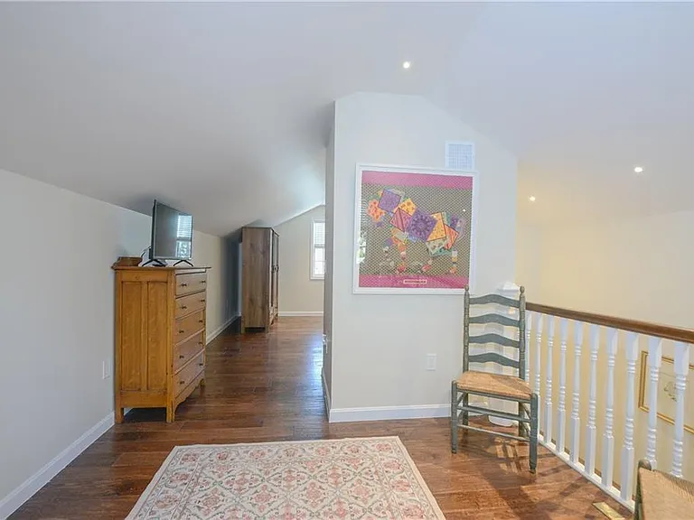 24 Anthony St — Photo 16