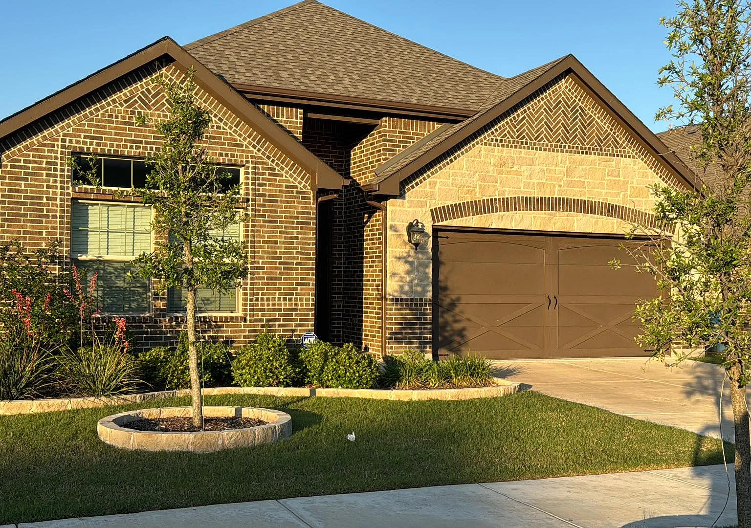 216 Missler Dr — Photo 1