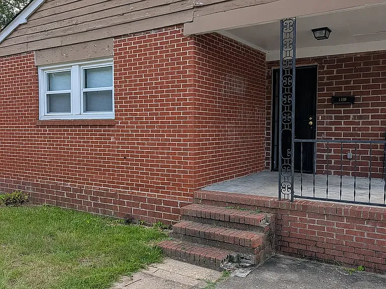 1009 Illges Rd — Photo 1