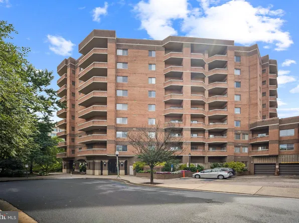 1050 N Stuart St APT 411, Arlington, VA 22201