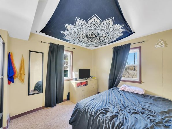 rapid-city-south-dakota-218888853 picture