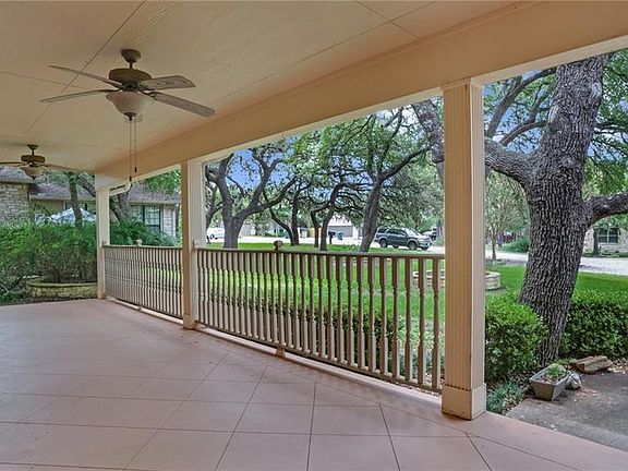 3rd image of 3 Woodridge Cir