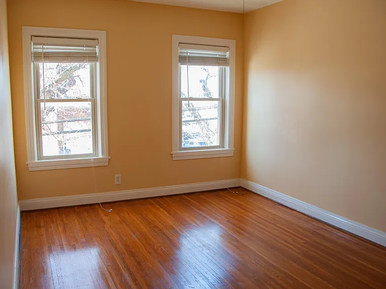 900 Audubon Pkwy #4 — Photo 11
