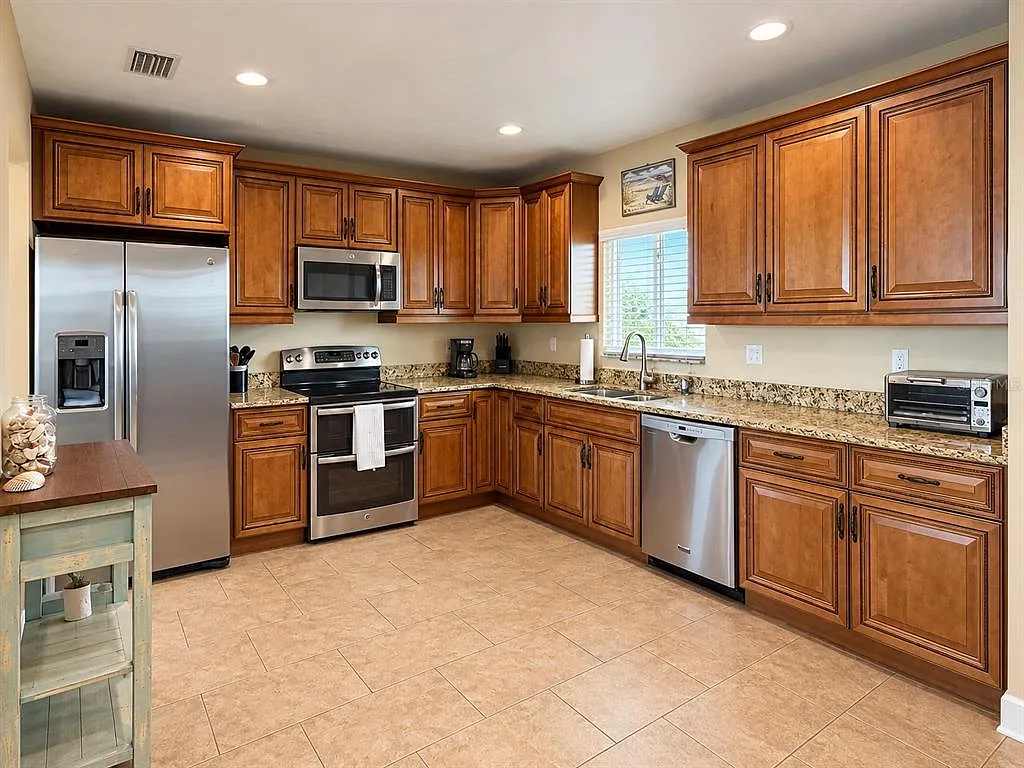 2 bed, 2.0 bath, 1361 sqft, $3,500 — Photo 3