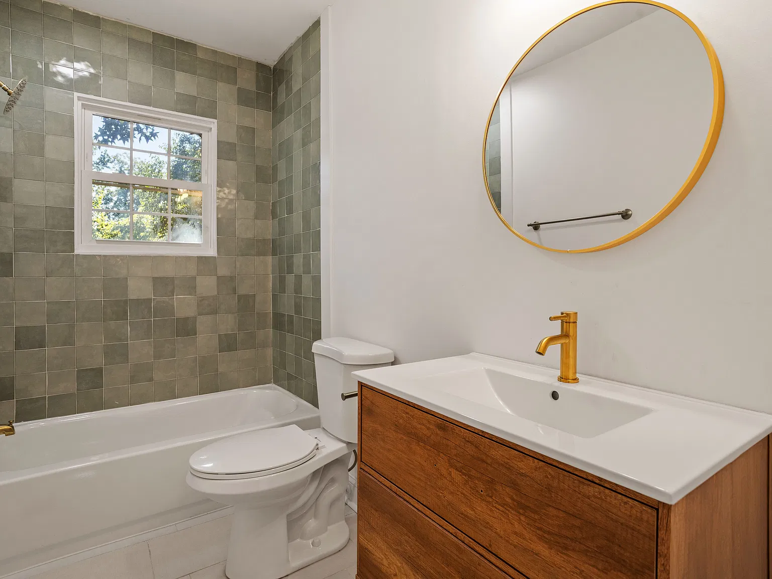 1 bed, 1118 sqft, $1,350 — Photo 4