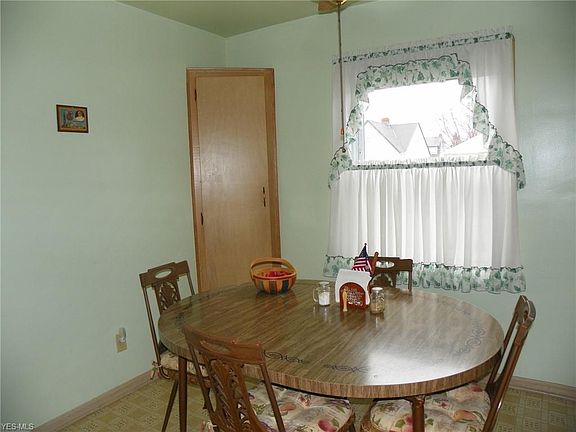4th image of 7425 Thornton Dr