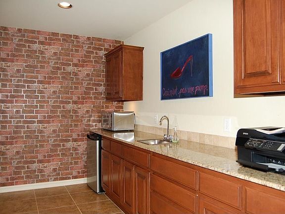 Wet Bar in Game Room