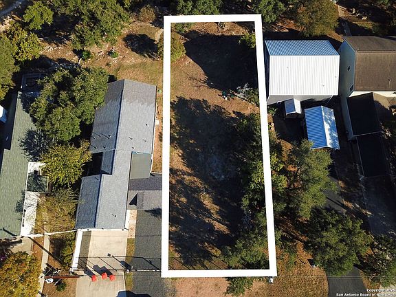 2nd image of 864 Lakebreeze Dr LOT 2369
