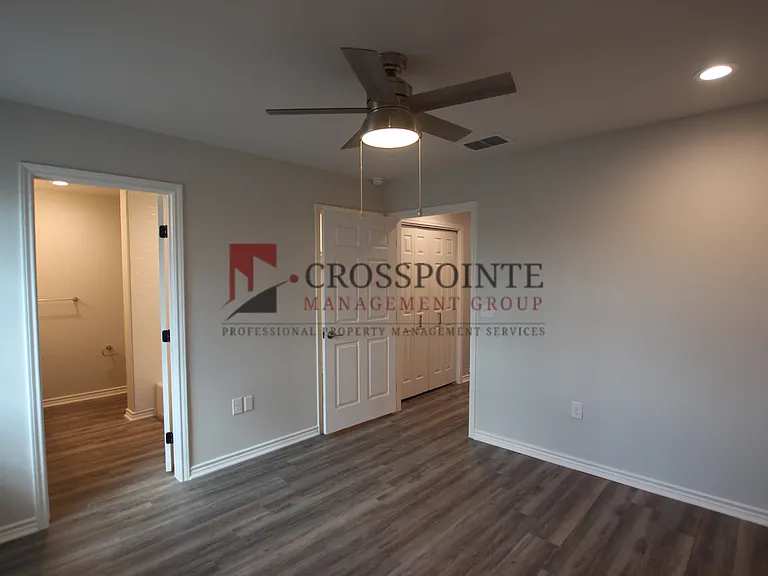 1927 Lindbergh Dr #301 — Photo 12