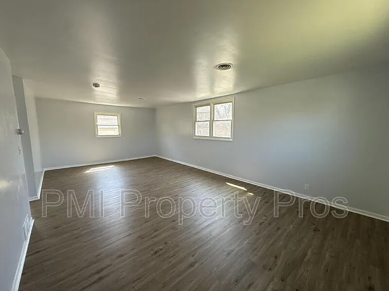 2716A N Buffum St — Photo 16