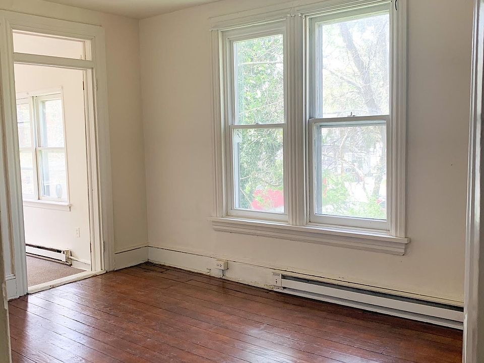 512 Market St Oxford PA Zillow