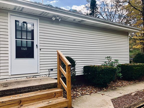 Apartment Back/Parking Area