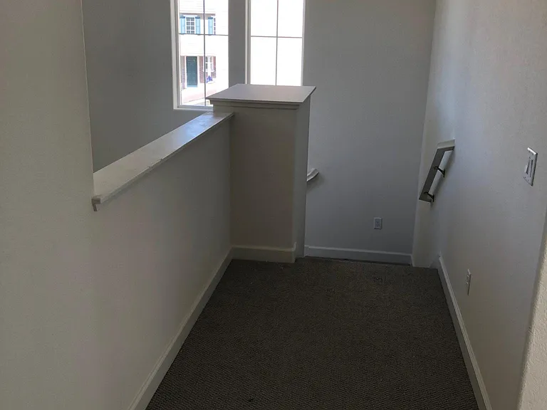 950 S Sophia St — Photo 15