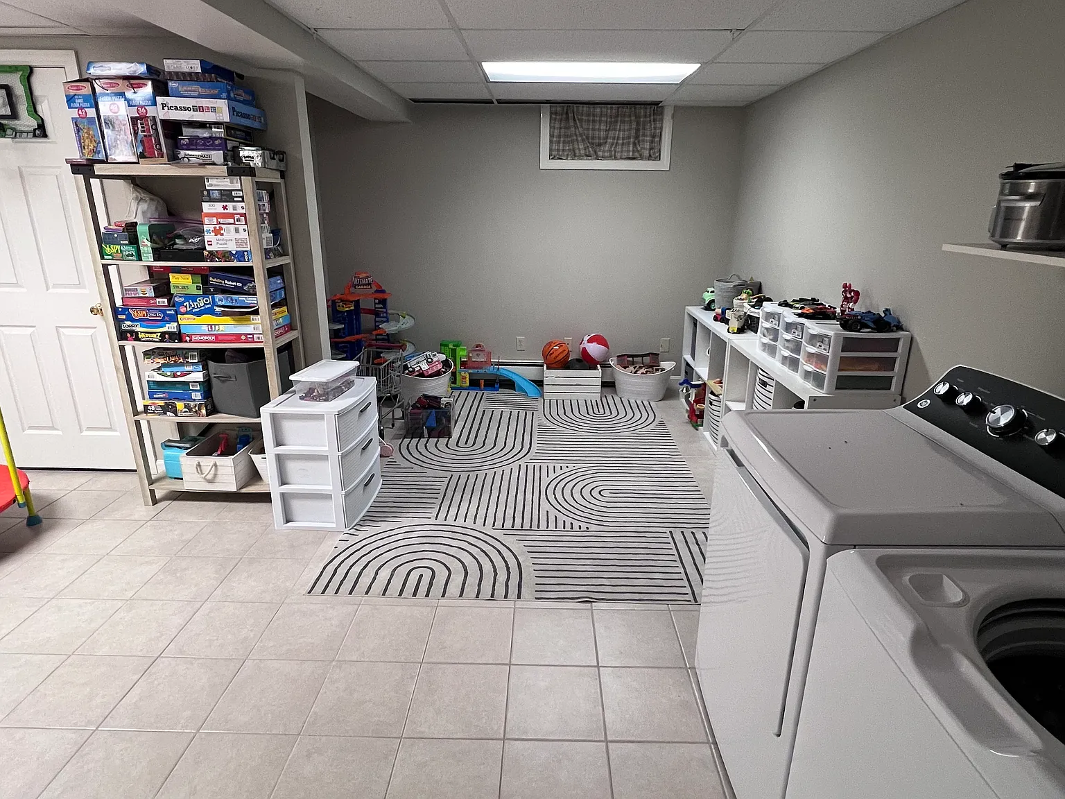 3 bed, 1.5 bath, 1600 sqft, $2,800 — Photo 3