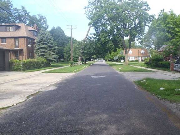 2nd image of 14503 Grandmont Ave