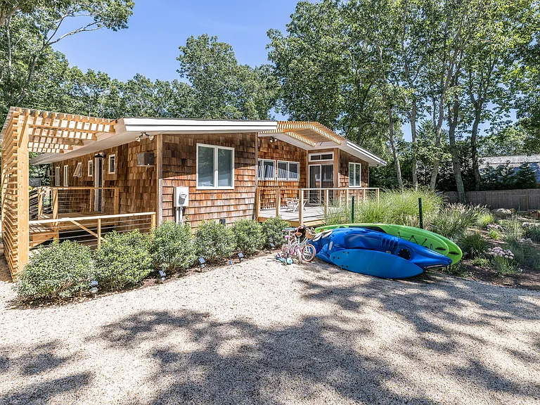 82 Springy Banks Rd — Photo 19