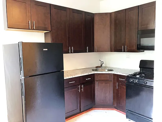 Rented by Avenues Real Estate | media 7